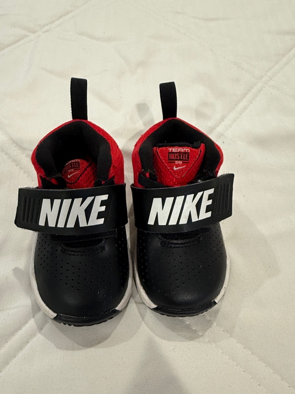 Nike Kids Black and Red Hook-and-Loop Sneaker